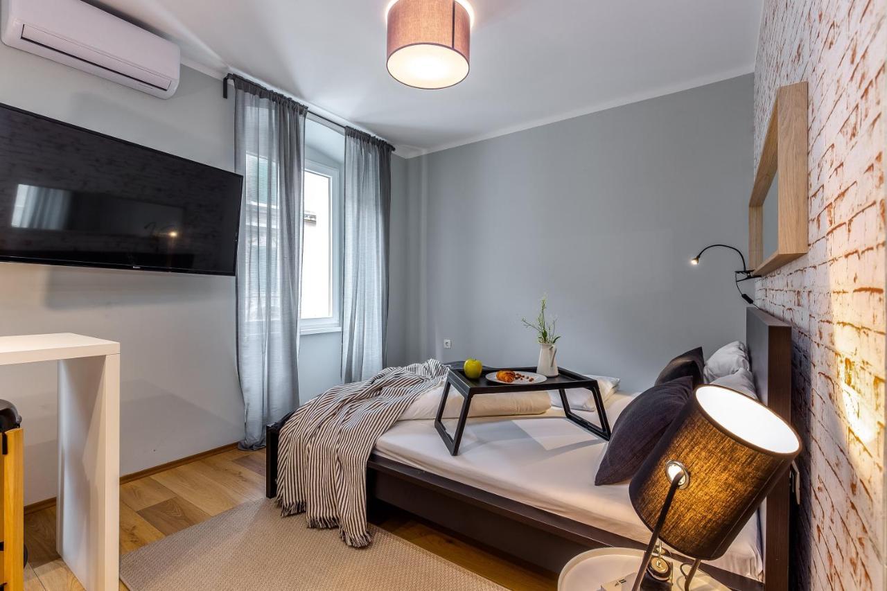 רייקה Adria Square Studios מראה חיצוני תמונה
